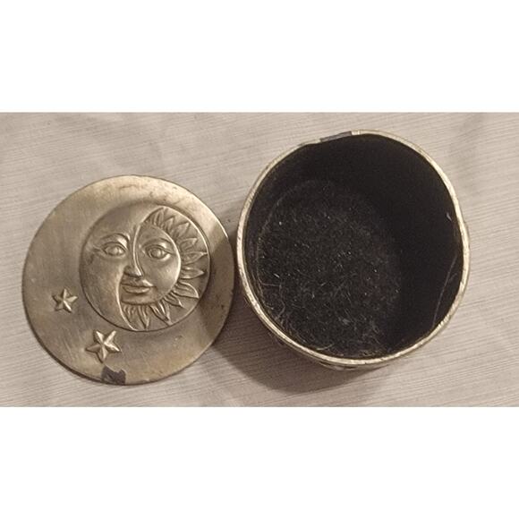 Round Sun Face Star Celestial Bohemian Trinket Jewelry Lidded Box Canister 3D - Picture 5 of 8